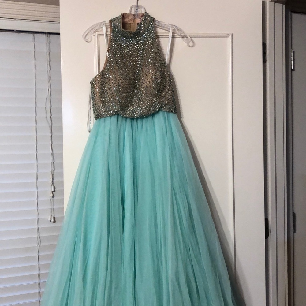 Sherri hill prom dress